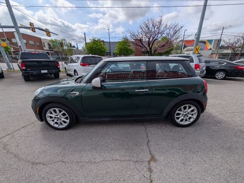 Used 2019 MINI Cooper 2-Door Hardtop w/ Signature Upholstery Package FWD image 9