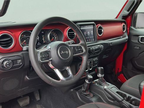 Used 2023 Jeep Gladiator Rubicon AWD/4WD image 12