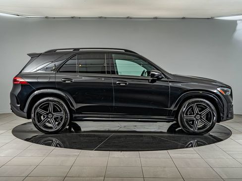 Used 2025 Mercedes-Benz GLE 350 4MATIC w/ AMG Line Exterior image 4