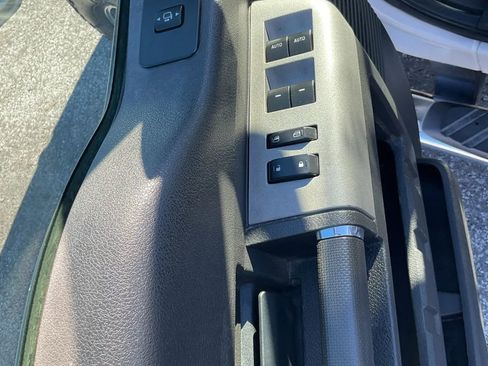 Used 2016 Ford F250 Lariat image 29