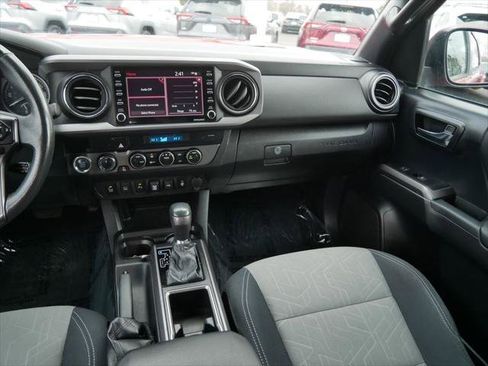 Certified 2021 Toyota Tacoma TRD Off-Road w/ Technology Package AWD/4WD image 15