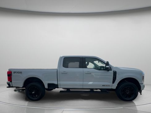New 2026 Ford F250 Lariat w/ Black Appearance Package image 34