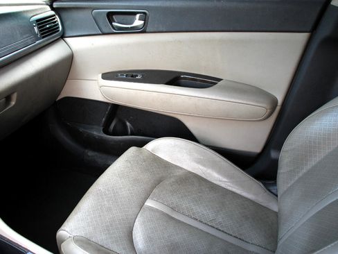 Used 2018 Kia Optima EX image 11