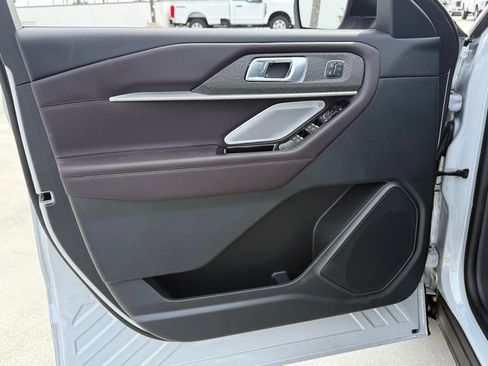 New 2026 Ford Explorer Platinum image 15