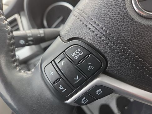 Used 2016 Toyota Highlander Limited image 29