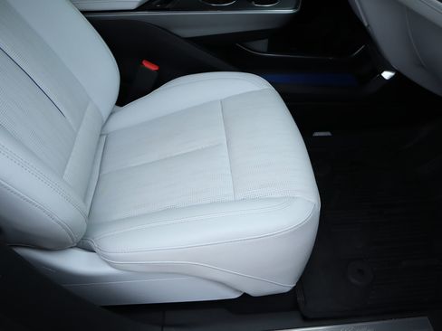 Used 2024 Cadillac Lyriq Luxury RWD image 15