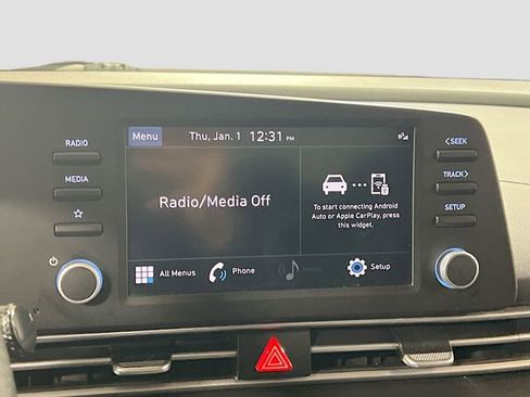 Used 2023 Hyundai Elantra SEL image 14