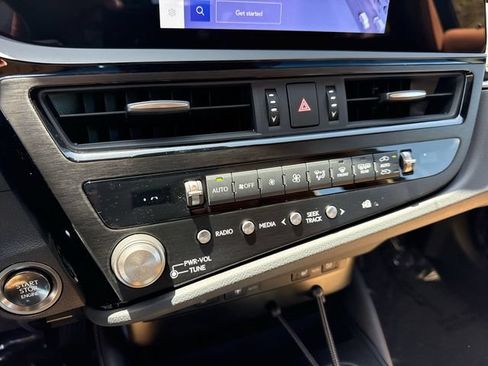 Used 2025 Lexus ES 350 w/ Premium Package FWD image 19