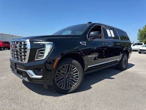 Used 2026 GMC Yukon XL Denali w/ Denali Reserve Package AWD/4WD image 1