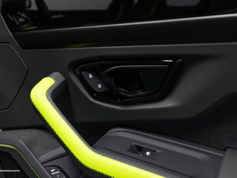 New 2025 Lamborghini Urus SE image 50