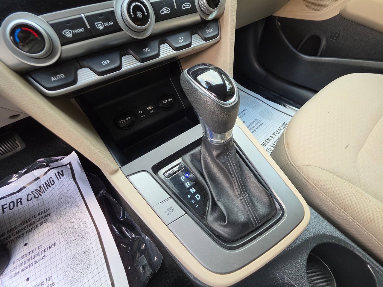 Used 2020 Hyundai Elantra SEL FWD image 34