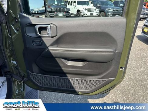 Used 2024 Jeep Wrangler Unlimited Sahara w/ Technology Group AWD/4WD image 26