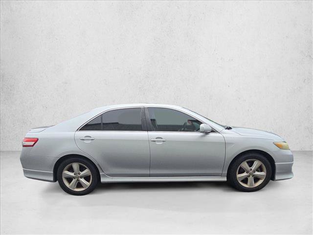 Used 2011 Toyota Camry SE w/ SE Extra-Value Pkg #1 FWD image 4