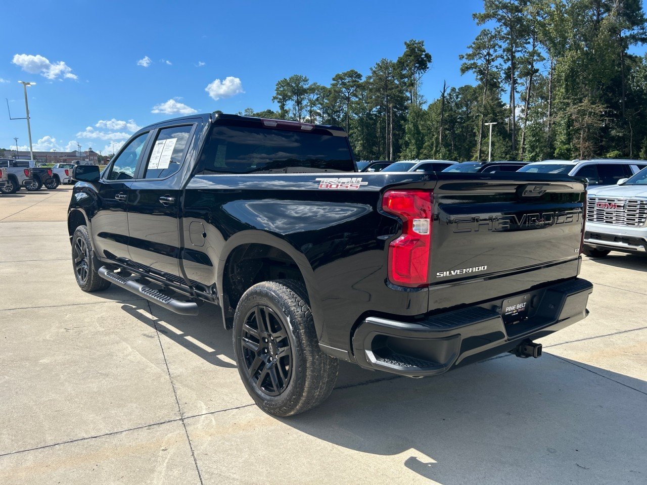 Used 2023 Chevrolet Silverado 1500 LT Trail Boss AWD/4WD image 4