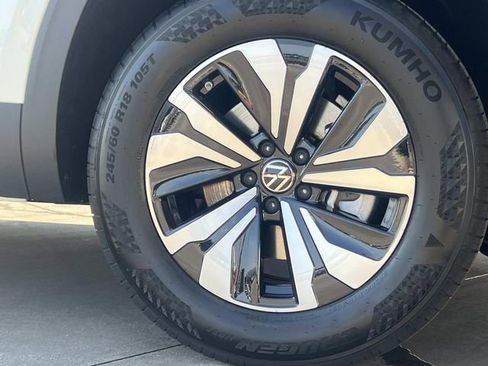 New 2026 Volkswagen Atlas Cross Sport SE image 13