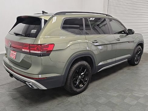 Used 2024 Volkswagen Atlas Peak Edition SEL AWD/4WD image 9