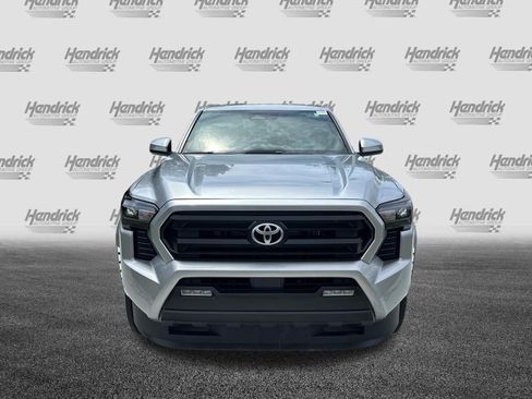 Certified 2025 Toyota Tacoma SR5 AWD/4WD image 3