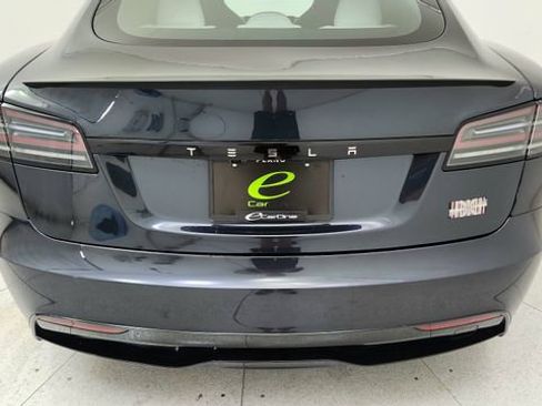 Used 2025 Tesla Model S Plaid image 11
