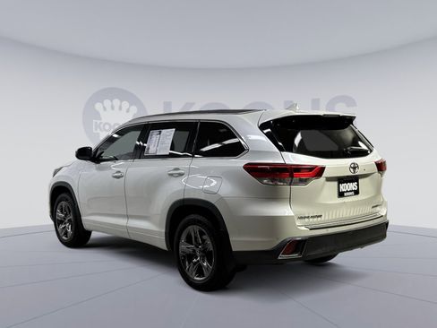 Used 2018 Toyota Highlander Limited Platinum image 10