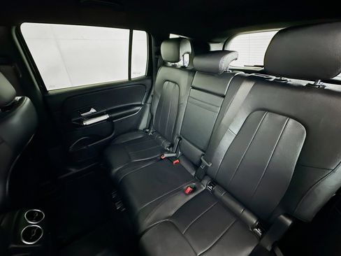 Used 2023 Mercedes-Benz GLB 250 4MATIC image 23