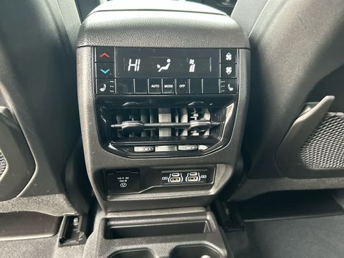 Used 2023 Jeep Grand Cherokee L Limited w/ Black Appearance Package image 24