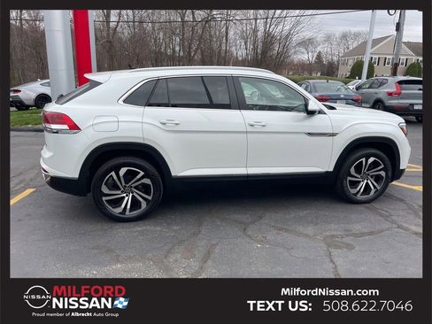 Used 2023 Volkswagen Atlas Cross Sport SEL AWD/4WD image 6
