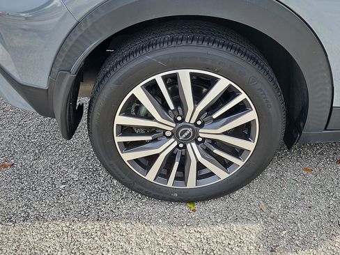 Used 2022 Nissan Kicks SV image 5