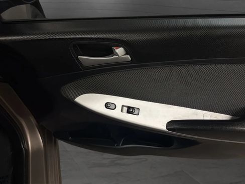 Used 2014 Hyundai Accent GS FWD image 16