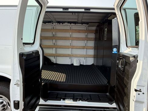 Used 2024 Chevrolet Express 2500 w/ Driver Convenience Package RWD image 9