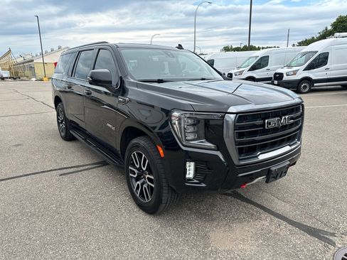 Used 2021 GMC Yukon XL AT4 w/ Rear Media and Nav Package AWD/4WD image 7