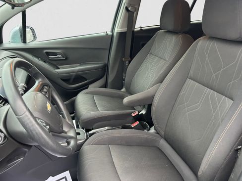 Used 2020 Chevrolet Trax LT image 10
