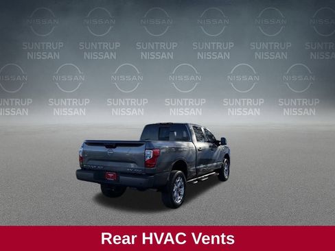 Used 2024 Nissan Titan SV w/ SV Convenience Package image 12