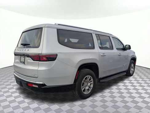 Used 2024 Jeep Wagoneer L 4WD image 3