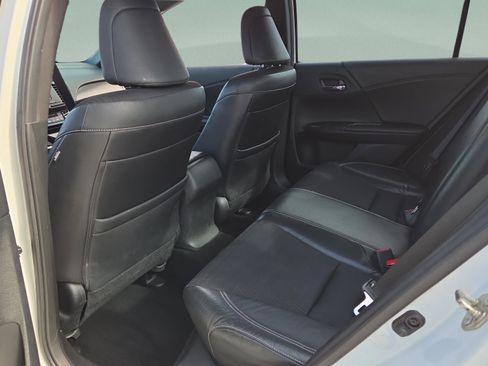 Used 2016 Honda Accord Sport image 11