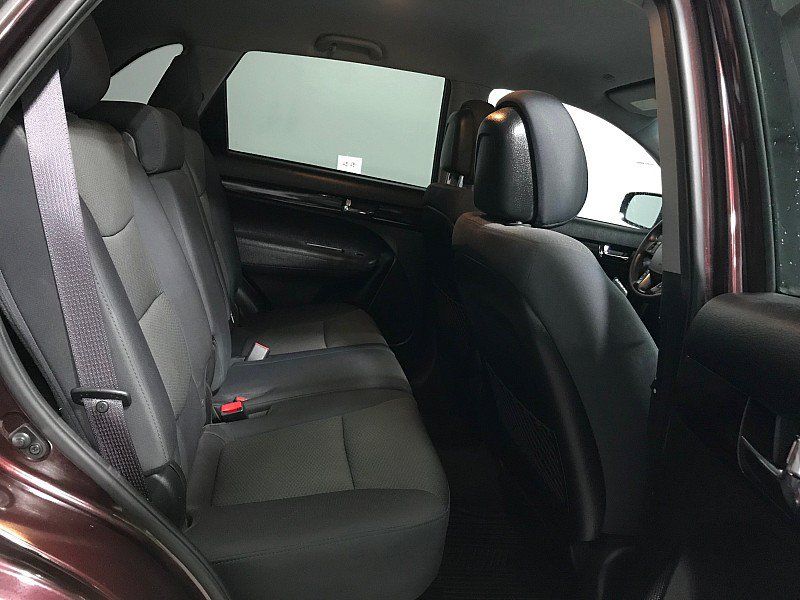 Used 2013 Kia Sorento LX w/ Value Pkg FWD image 17