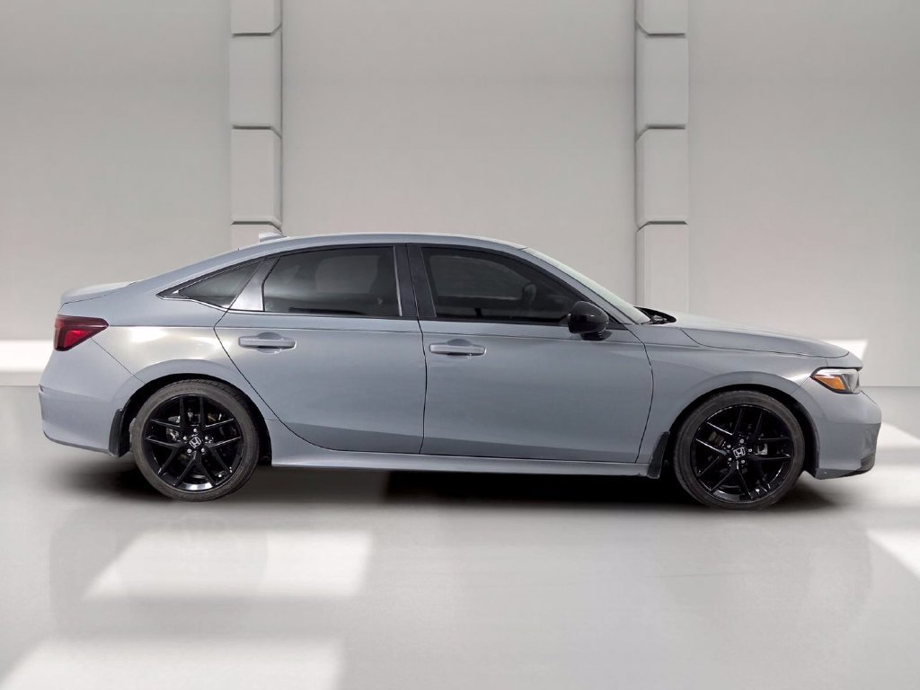 Used 2025 Honda Civic Sport image 4