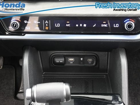 Used 2025 Kia Sportage X-Line w/ Premium Package AWD/4WD image 18