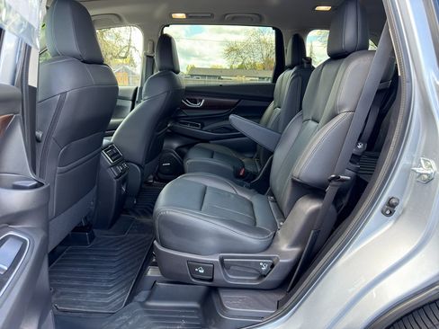 Used 2025 Subaru Ascent Touring w/ Popular Package #1 AWD/4WD image 14