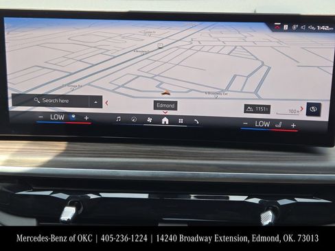 Used 2025 BMW X7 M60i AWD/4WD image 14
