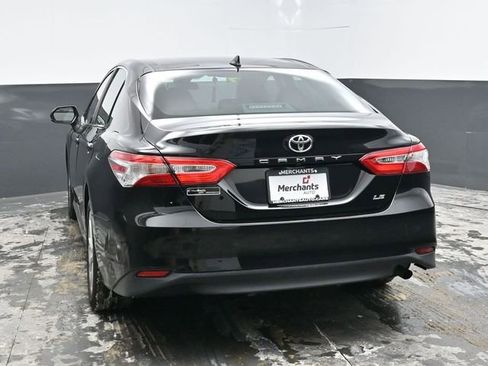 Used 2019 Toyota Camry LE image 5