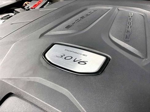 Used 2023 Porsche Cayenne image 38