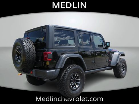 Used 2024 Jeep Wrangler Unlimited Rubicon w/ XTREMEE 35" Tire Package AWD/4WD image 6
