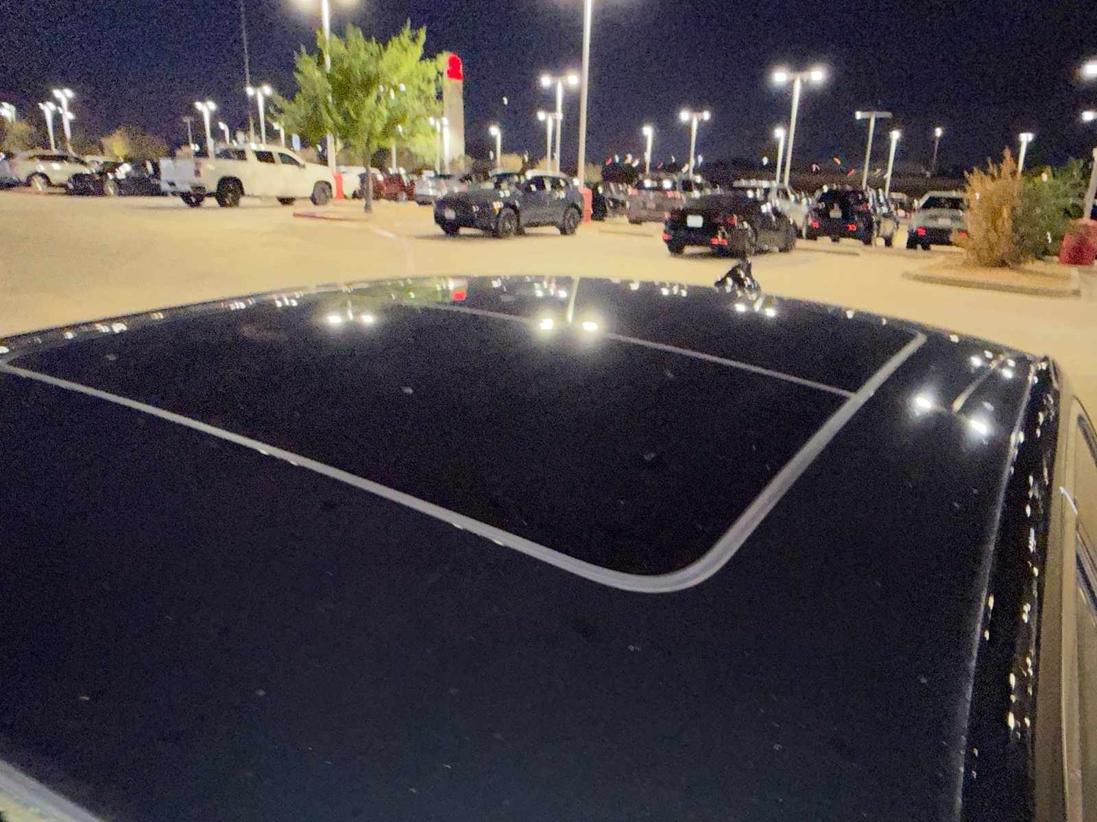 Used 2018 Chrysler 300 Touring L RWD image 4