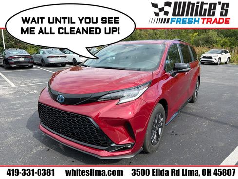 Used 2025 Toyota Sienna XSE w/ XSE Premium Package AWD/4WD image 1