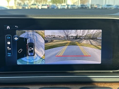 Used 2025 Mercedes-Benz GLE 450e 4MATIC image 25