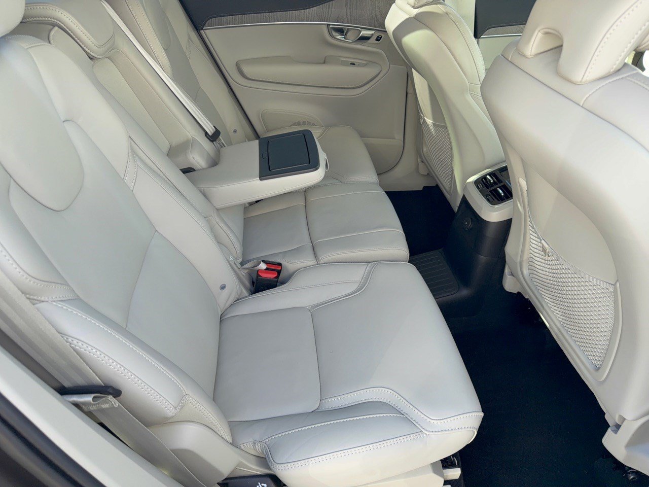 Certified 2025 Volvo XC90 T8 Ultra w/ Lounge Package AWD/4WD image 29
