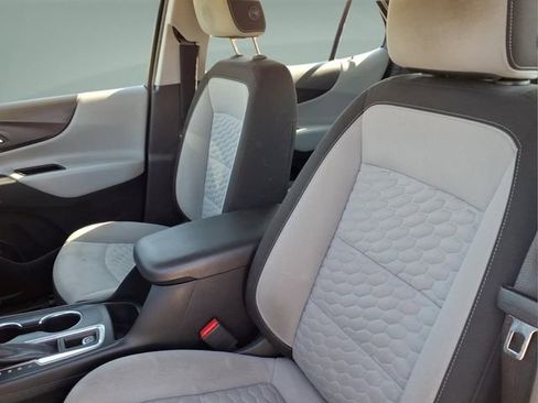 Used 2019 Chevrolet Equinox LS FWD image 15