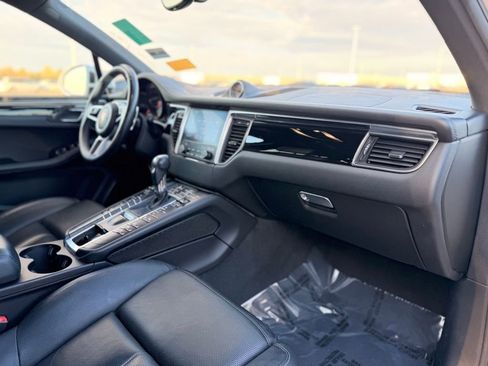 Used 2017 Porsche Macan S image 12