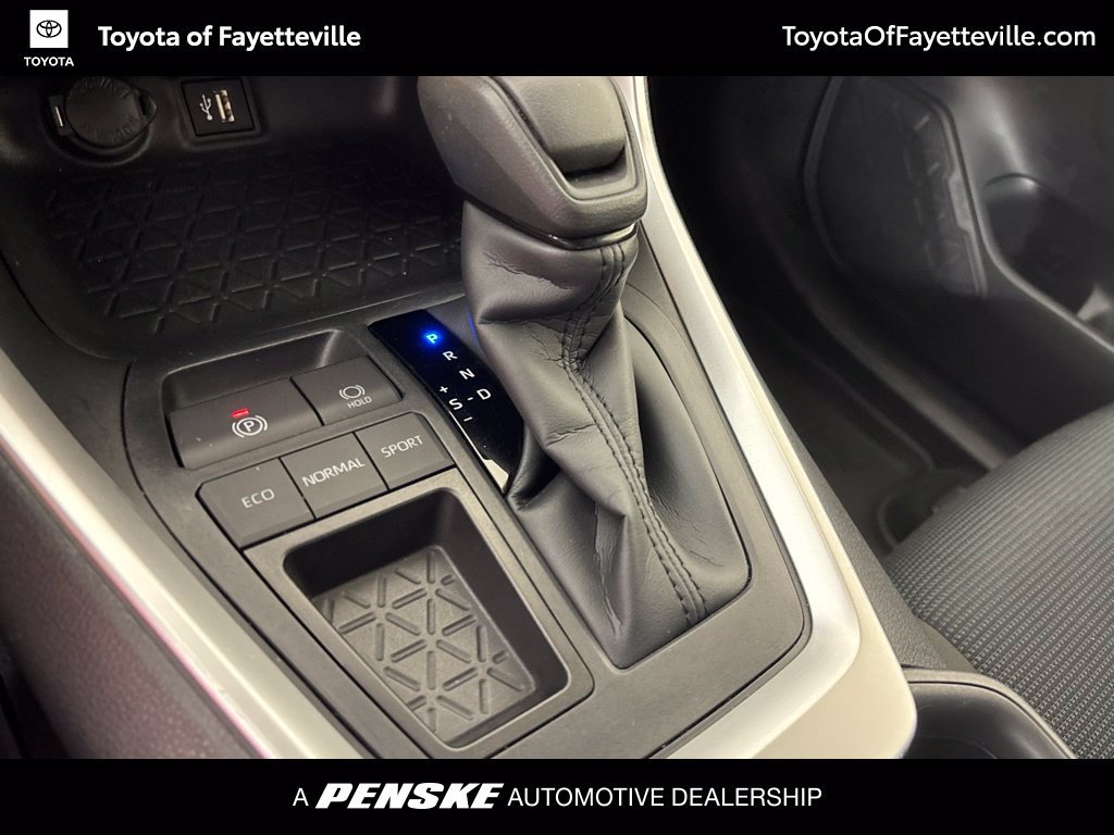 Certified 2025 Toyota RAV4 LE FWD image 31