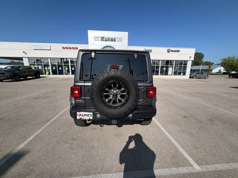 Used 2021 Jeep Wrangler Unlimited Rubicon w/ Dual Top Group AWD/4WD image 7